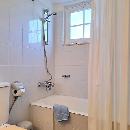 Marianna Leros * Alinda (Leros)